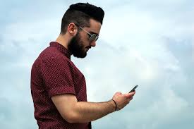 Compulsive Smartphone Use Tied To Lower Well-Being, Says Study | Guy  Counseling